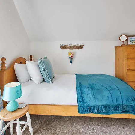 Nyaraló Host & - The Snug