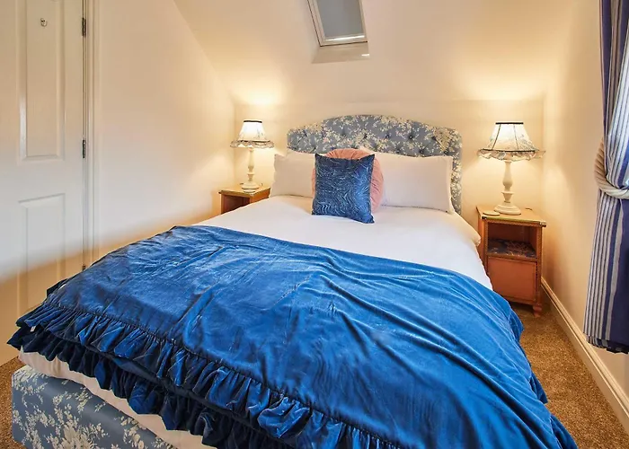 Holiday home Host & - The Snug *