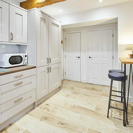 בית נופש Host & - The Snug *