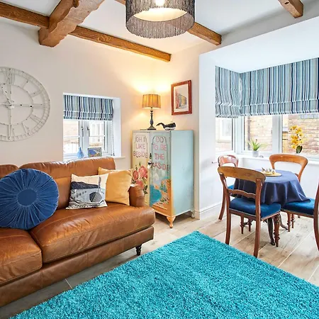 בית נופש Host & - The Snug